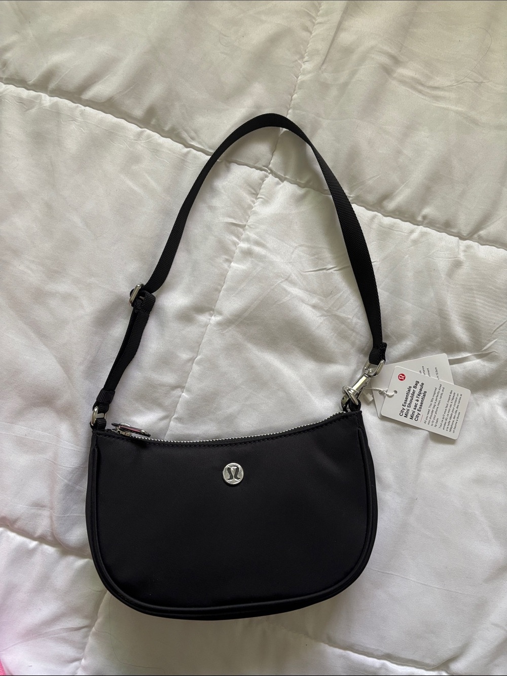 Lululemon City Essentials Bag